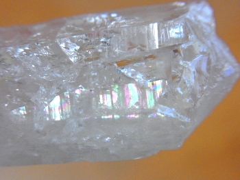 引き取り限定　虹色に光る水晶　10000● 引き取り限定 虹色に光る水晶 10000○